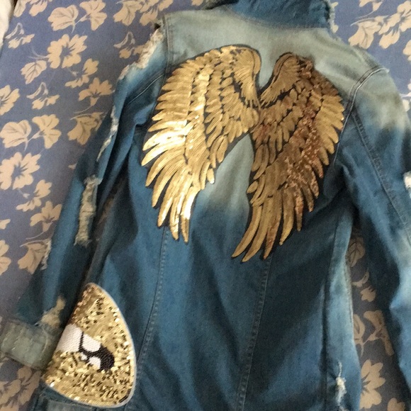 Distressed patch denim jacket - Picture 4 of 4